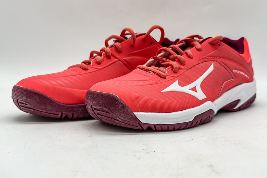 Paar Damenschuhe Mizuno, Gr. 38,5